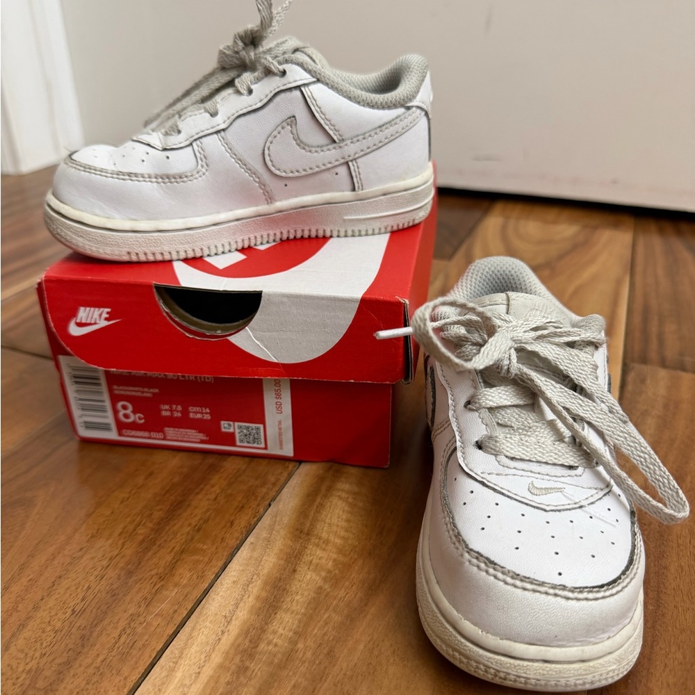 Nike Kids White Low-Top Sneakers with Light Gray Accents